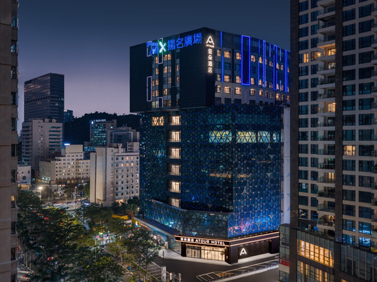 珠海情侣路日月贝大剧院亚朵酒店