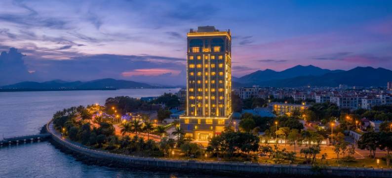 柏曼日光全景臻选酒店(汕尾二马路美食街店)图片