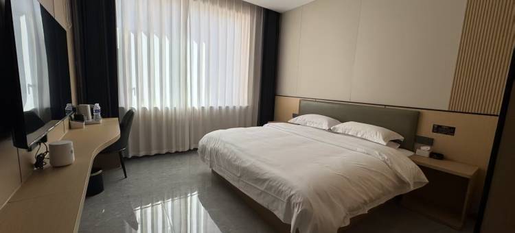 荣创智居酒店(碱柜高铁站店)图片