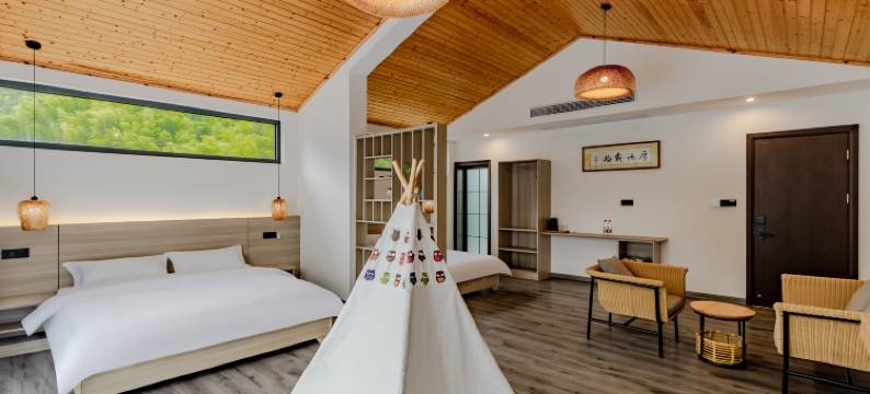 微澜间民宿(月亮湾风景区店)图片