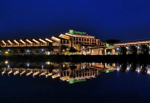 武夷山水庄假日酒店外景图