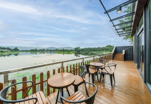 Suzhou Huguang Mountain House Hotel (Xishan Island Happy Farm) Hotel Overview