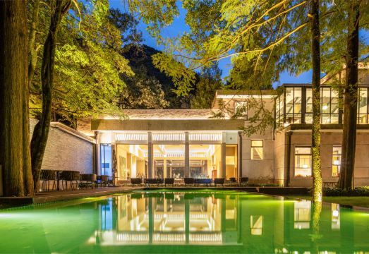 Shuanglong Resort over view