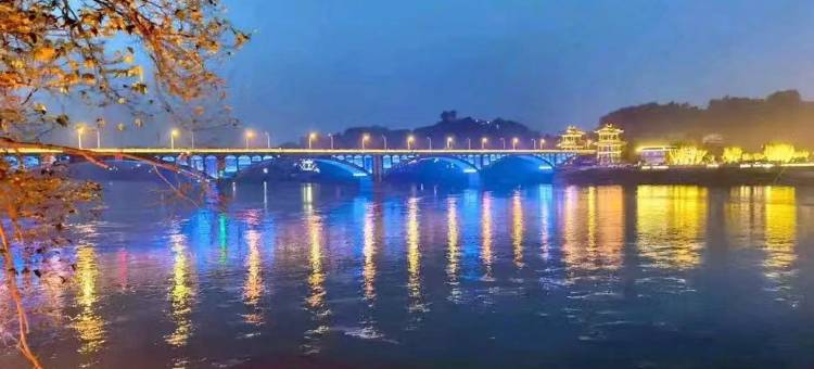 乐山宏城酒店(嘉兴路美食街店)图片