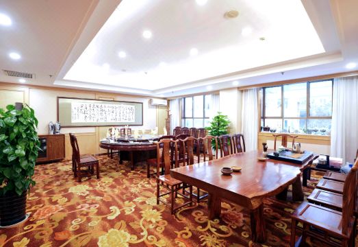Luzhongyun Hotel Hotel Overview