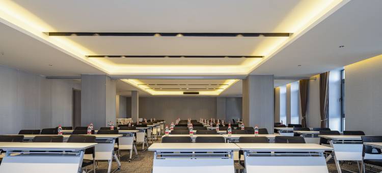 银际酒店(包头市青山王府井文化路店)图片