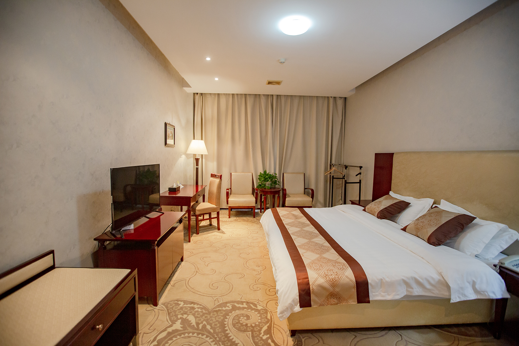 Golden Metropolis HotelOver view