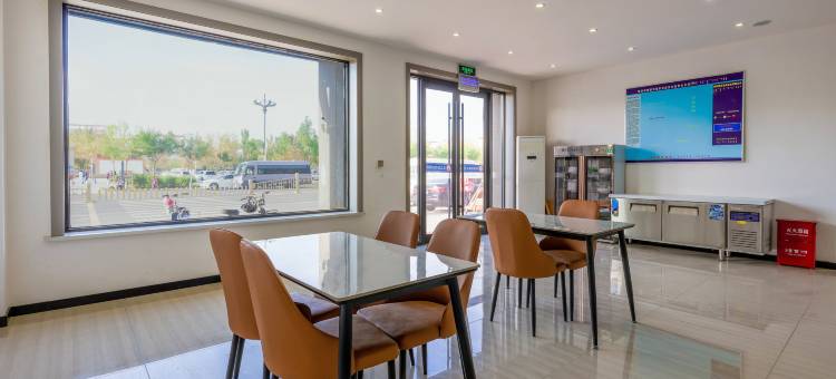 如家华驿精选酒店(额济纳旗胡杨林景区店)图片