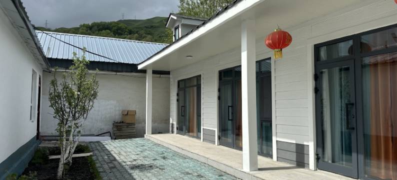 尼勒克圣蜂园民宿图片