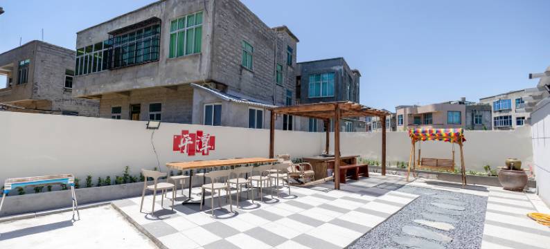 山海逸居·StoneHut忆屿美宿(蓝眼泪观赏点店)图片
