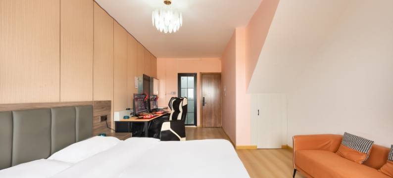 草莓熊电竞公寓(宁河吾悦广场店)图片