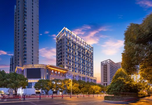 Fuyang Yunbo Manju Hotel (Yingzhou Wanda Plaza Long Distance Bus Station Store) Hotel Overview