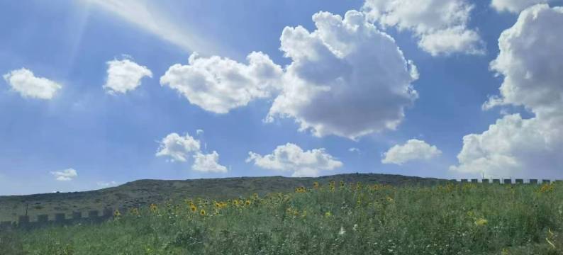 察右后旗三羊锦泰民宿(乌兰哈达火山地质公园店)图片