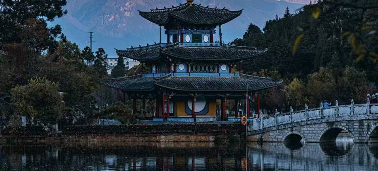 Moonlight·拾月丨轻奢新概念投影观景度假美宿(丽江古城店)图片