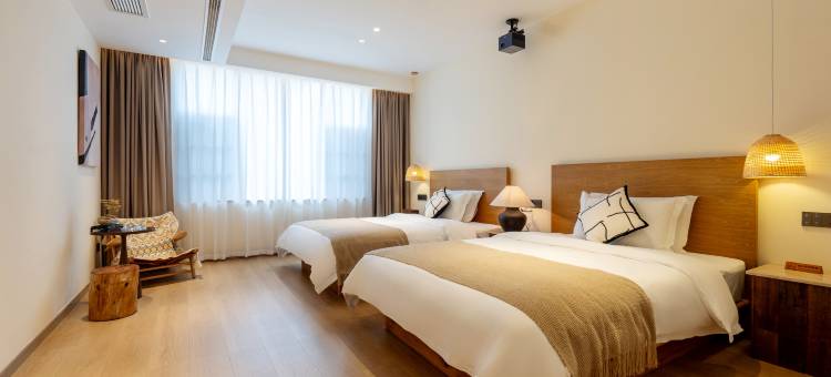 云此间私汤民宿(峨眉山报国寺景区店)图片