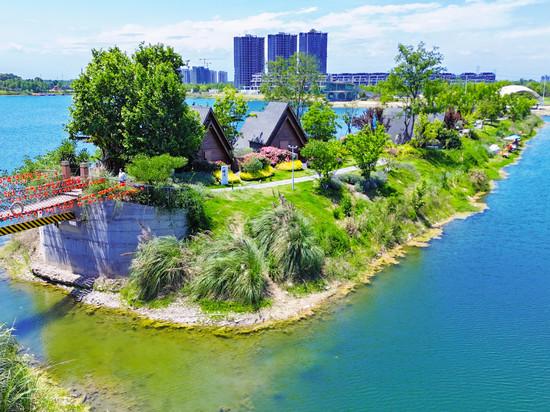 云孚里云宿·西湖云岛私汤度假民宿(大邑西湖公园店)