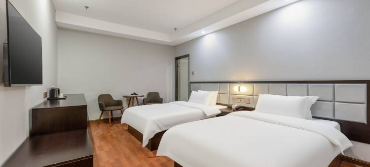 艺龙安云酒店(日照万达广场万平口景区店)图片