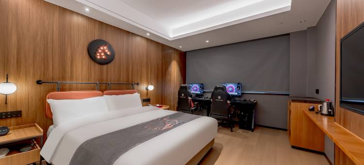 Yunik电竞酒店(杭州临平地铁站店)图片