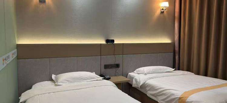 武汉七彩红商务酒店(武昌工学院店)图片