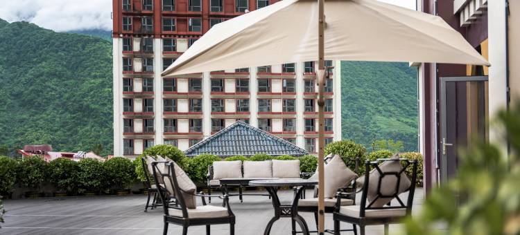 墨脱紫韵春天酒店(莲花公园店)图片