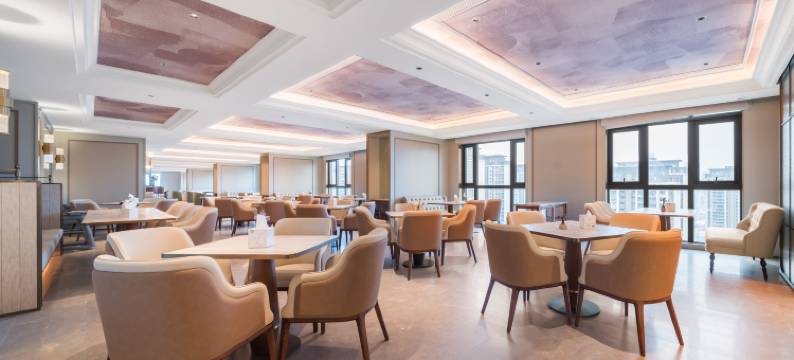 贵阳观山湖会展中心美居酒店(贵阳北站店)图片