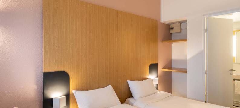 东瓦讷莫尔比昂海湾民宿酒店(B&B Hotel Vannes Est Golfe du Morbihan)图片