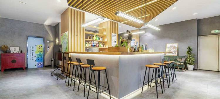 嘛嘛国际青年旅舍(南坪万达广场店)图片