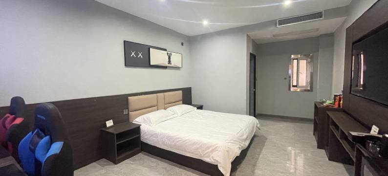 安国365电竞轻奢酒店图片