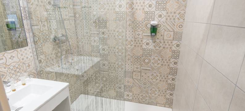 塞纳河畔诺让圣罗兰酒店(Hôtel Saint Laurent)图片