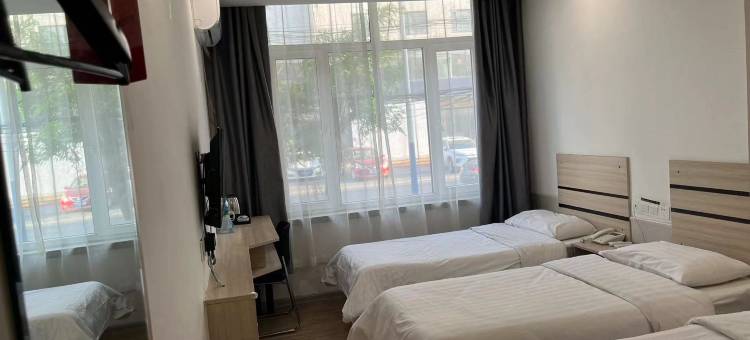 速8酒店(锦州火车站辽沈战役纪念馆店)图片