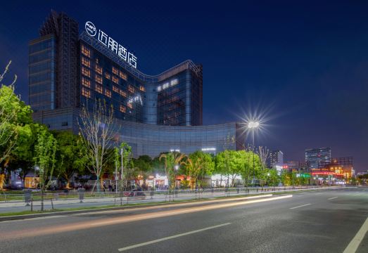 迈朋酒店（新地假日广场新光路地铁站店）外景图