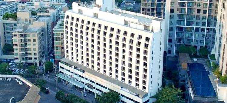 瓦塔纳酒店(Watana Hotel)图片