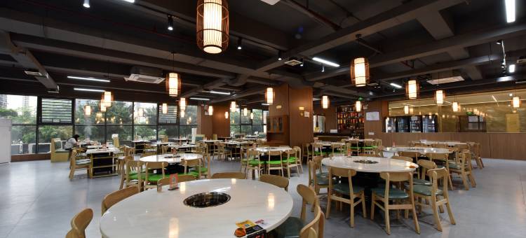 迪思雅酒店(南宁广西大学三十三中地铁站店)图片