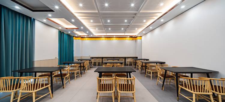 康定新都桥盛世天华酒店图片