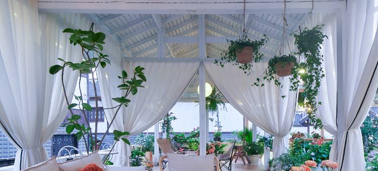 木玖居亲子园林咖啡莫奈花园HolidayVilla度假美宿(青岩古镇店)图片