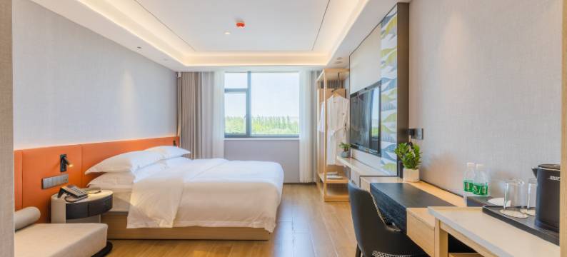 布尔津苏通假日酒店图片