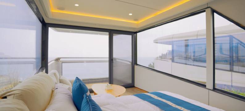 半月湾六号悬崖太空舱民宿图片