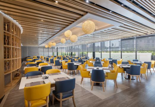 voco Guangzhou Shifu Hotel Overview