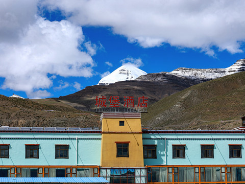 普兰冈仁波齐城堡酒店