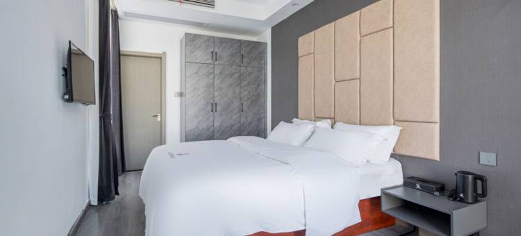 新姜湖畔酒店(衢州高铁站万达广场店)图片