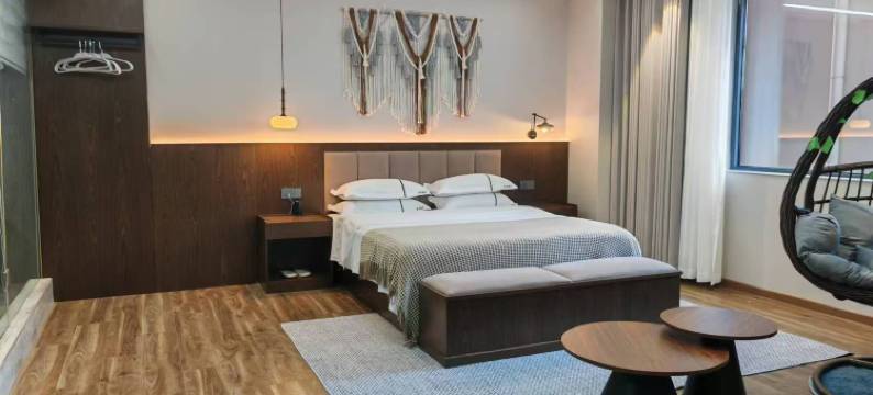 景洪曼弄枫凉都时尚酒店图片