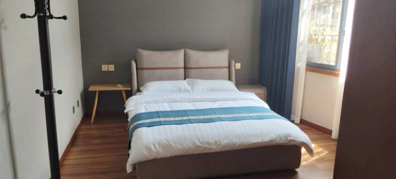 弥勒湖泽园居民宿图片