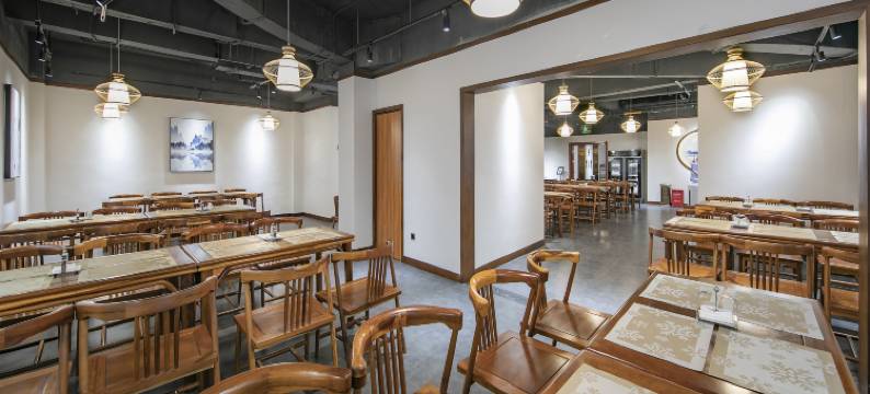 斯际驿辰·明清古典美学·宫廷Designer酒店(兴义万峰林机场店)图片