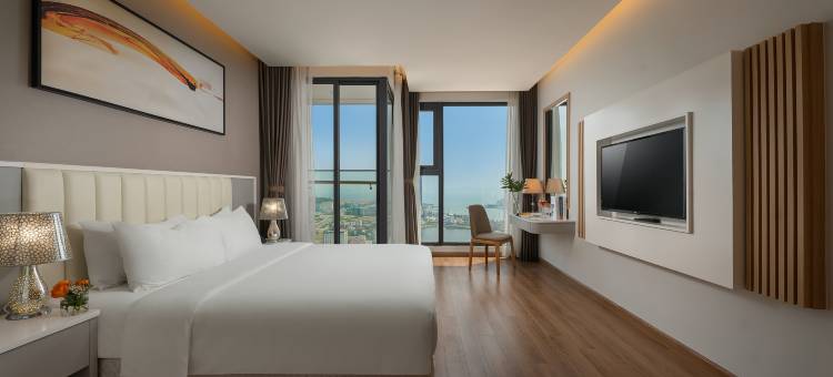 下龙湾德拉西酒店 - 现代湾景度假胜地(DeLaSea Ha Long Hotel - Modern Bayview Escape)图片