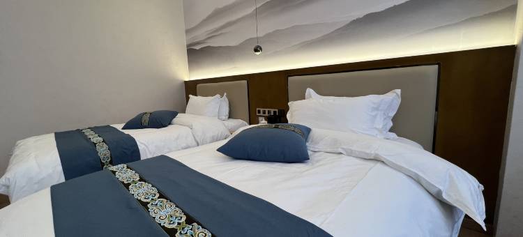 石渠石刻王国酒店(洛须店)图片