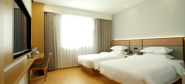 云芮酒店(新乡金穗大道人民公园店)图片