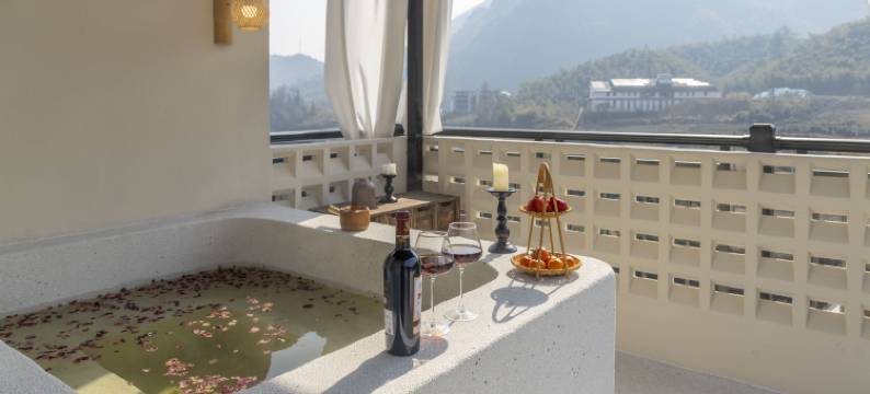 安吉屿川滑雪温汤美墅图片