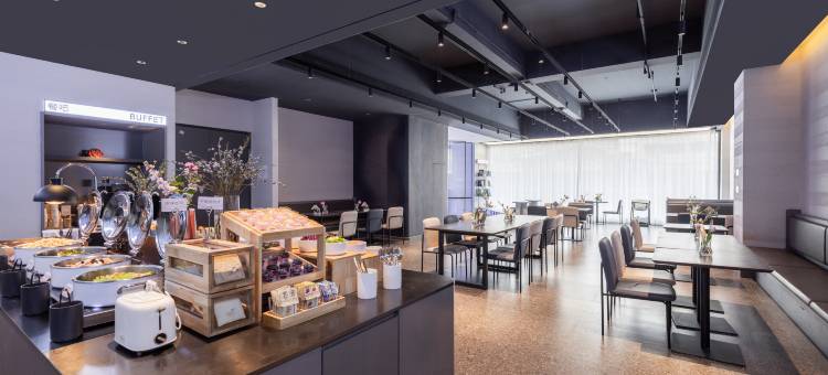 南京鼓楼钟阜路地铁站轻居酒店图片