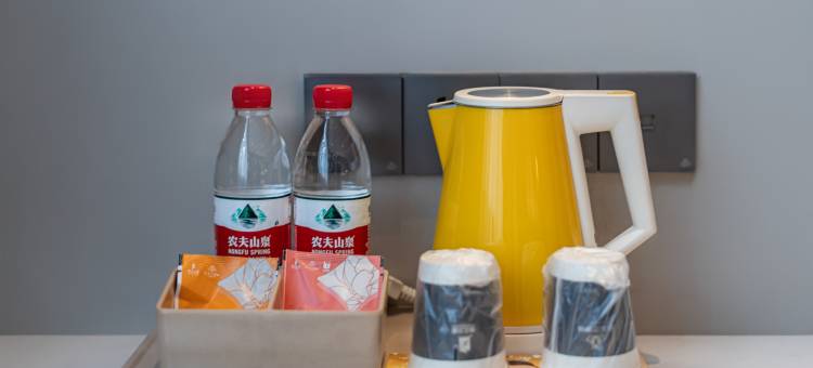 白玉兰酒店(潜江龙虾街水牛城店)图片