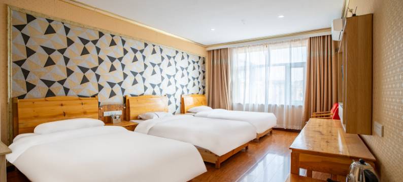 七彩丹霞鸿源酒店图片